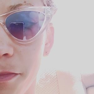 Meet your Posher, Talia